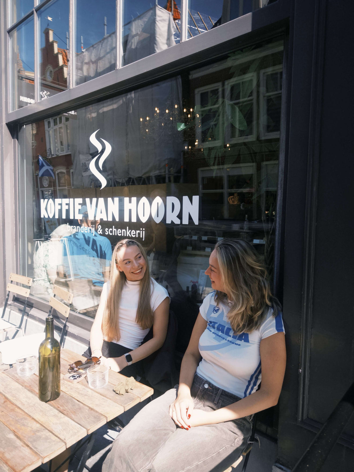 De schenkerij van Koffie van Hoorn aan de Kerkstraat